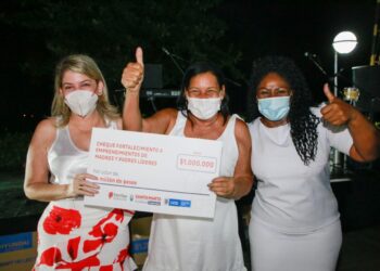 Padres y madres líderes de Santa Marta reciben apoyos para emprendimientos