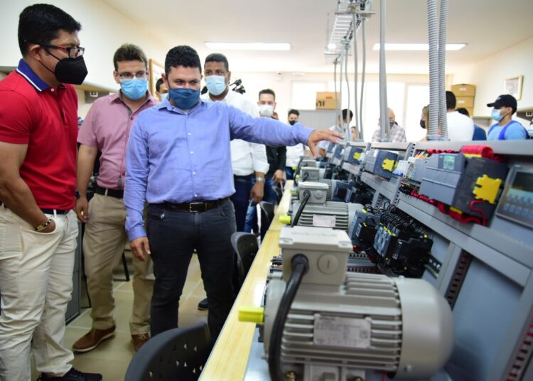 Unimagdalena pone en funcionamiento tres nuevos laboratorios de ingeniería