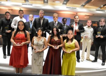 Una peculiar gala en Santa Marta: «La noche de los peores»