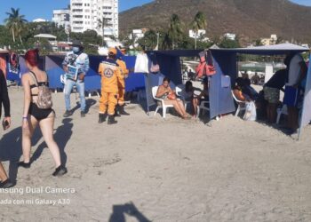 Defensa Civil realiza acciones preventivas en playas de Santa Marta