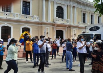Los profesores de Santa Marta inician 2022 sin dinero