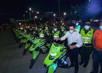 Entregan vehículos a la fuerza pública del Magdalena: más de $3.000 millones invertidos