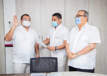 Alberto Garzón asume oficialmente como contralor del Magdalena