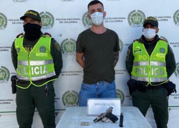 En Centro Histórico de Santa Marta capturan albanés con una pistola