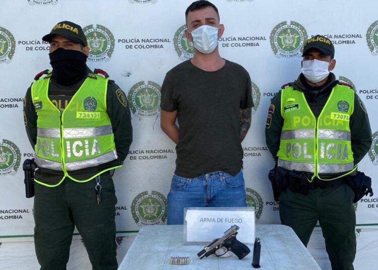 En Centro Histórico de Santa Marta capturan albanés con una pistola