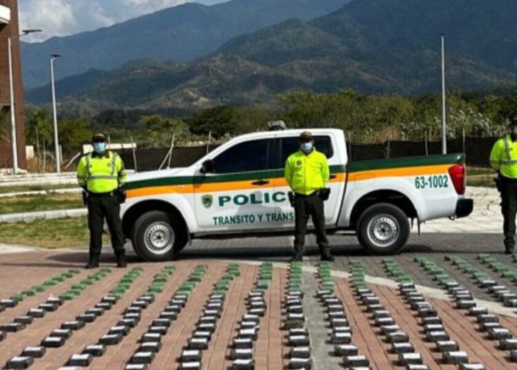 Hallan en condominio de Pozos Colorados 380 kilos de coca de Los Pachenca