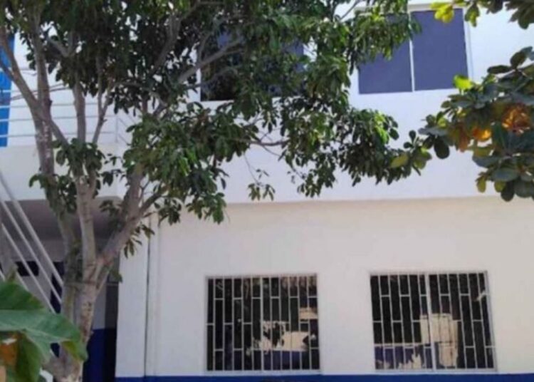 Asaltan colegio en Don Jaca: se roban equipos de cómputo