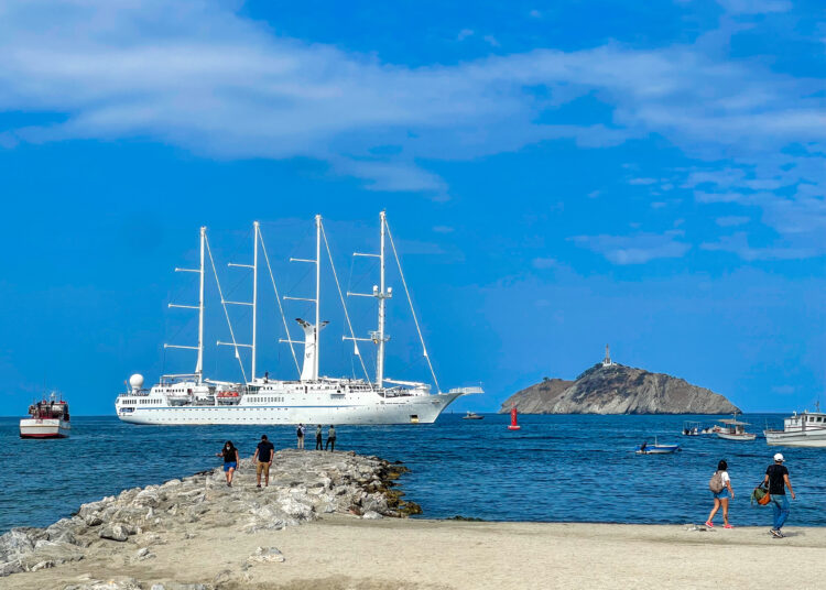 Con 200 turistas, ya recalaron los cruceros Windstar y Windsurf en Santa Marta