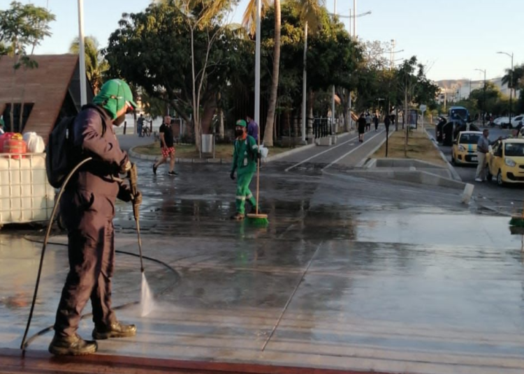 El nuevo camellón de la Bahía ya cuenta con lavado y limpieza