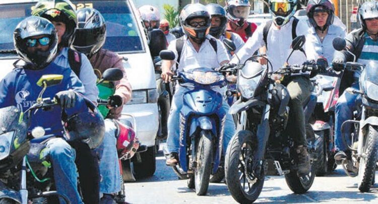 Mototaxistas de Santa Marta entran en proceso de reconversión laboral