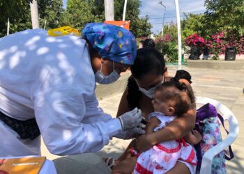 A vacunar a los menores para prevenir la tosferina, llamado del Distrito