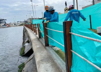 Alcaldía inició el mantenimiento preventivo al colector pluvial del Camellón de la Bahía