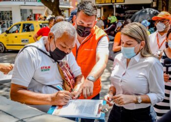 85 vendedores de la carrera 5ta. han entregado voluntariamente el espacio público