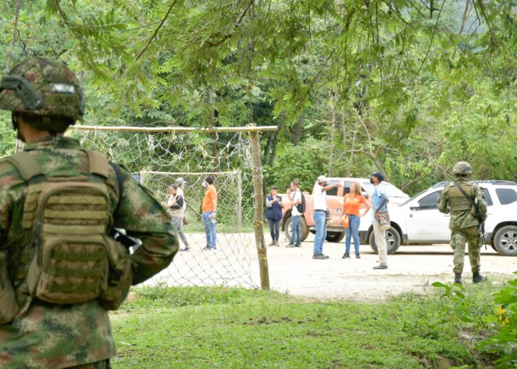 Brindan seguridad a comunidad de La Secreta