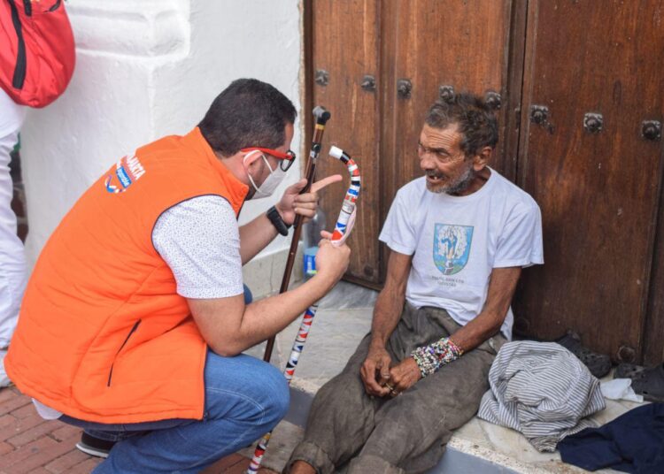 Realizan jornada de atención a habitantes en condición de calle en el Centro Histórico