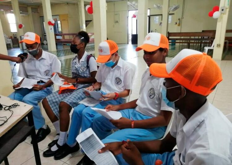 Niños indígenas, raizales y de capitales, celebran el Día de la Lengua