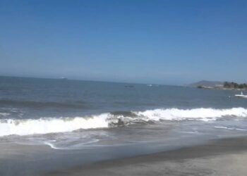 Encuentran cadáver flotando en la playa del aeropuerto Simón Bolívar