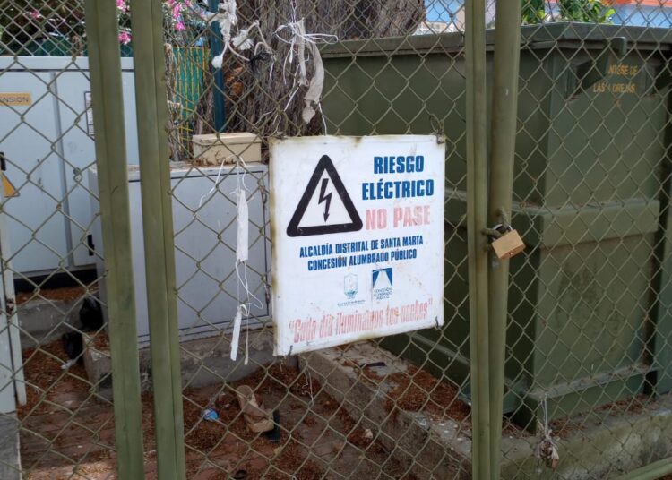 Los ataques recurrentes al alumbrado público en el Parque de los Novios