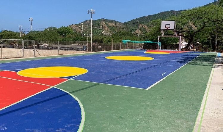 En un 98% avanza construcción de la cancha múltiple de Taganga