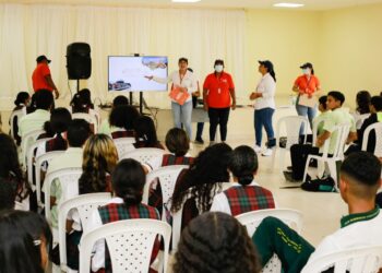 130 estudiantes capacitados en el buen uso del espacio público en Santa Marta