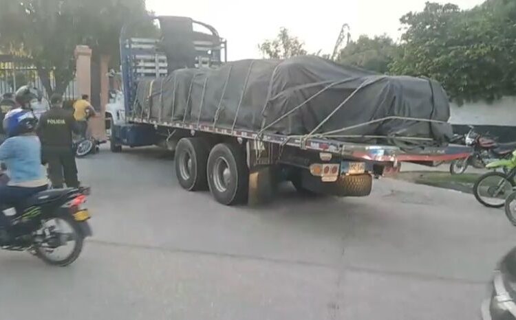 Hombre en moto murió atropellado  por una tractomula en Santa Marta