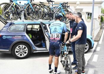 ‘Superman’ López se retiró del Giro de Italia