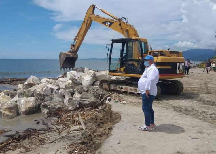 Avanzan obras viales y espolones contra la erosión costera en Ciénaga