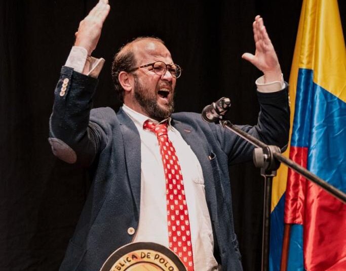 Daniel Samper se presentará en el Teatro Santa Marta ‘Con P de Polombia’