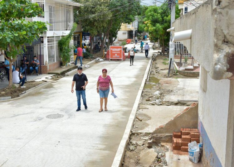 Obras de pavimentación en Los Laureles avanzan en el 72%