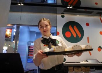 Abren los primeros “nuevos McDonald’s” rusos en Moscú