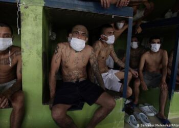 Bukele alista megacárcel para 40.000 pandilleros en El Salvador