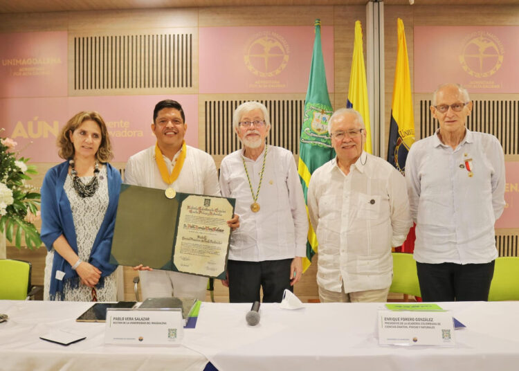 Rector de Unimagdalena recibe distinción de la Academia Colombiana de Ciencias