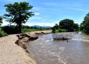 Alerta naranja en Algarrobo por aumento de los niveles del río
