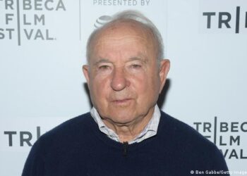 Multimillonario desaira a Wall Street y dona su empresa a fundaciones que luchan por el clima