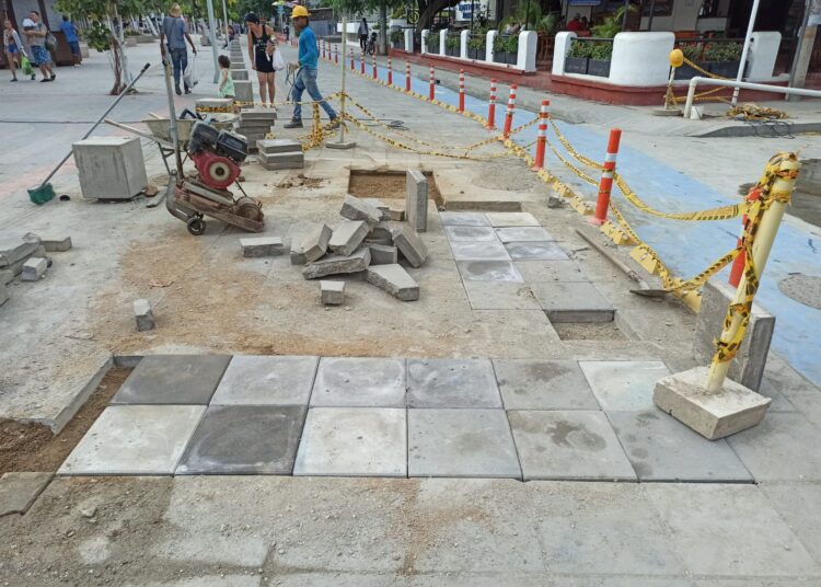 Denuncian presunto saboteo a red de alcantarillado del camellón de El Rodadero