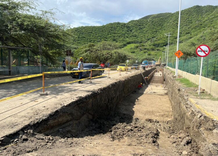 Sugieren tomar desvío de Pastrana para evitar trancones en Ziruma por obras