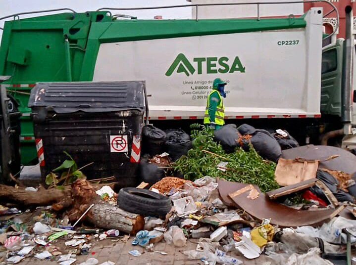 Denuncian foco de contaminación y basuras en el Mercado Público