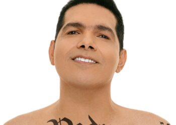 Burlas a Peter Manjarrés por portada de su álbum