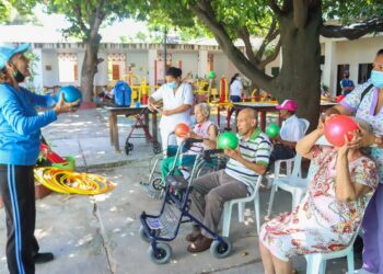Una campaña solidaria por los abuelitos de Santa Marta