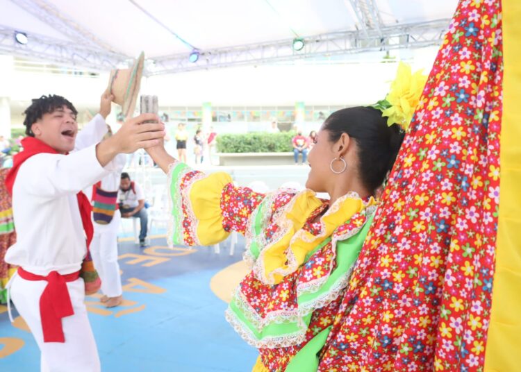 Exitoso cierre de la FilSMar y Feria Artesanal de Santa Marta