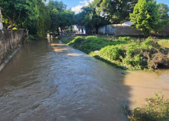Emergencias por lluvias en Fundación: desbordado caño El Rito