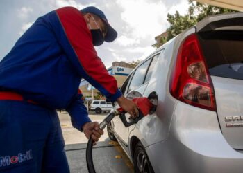 Octubre arranca con un galón de gasolina $200 más caro