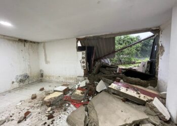 Bus colisionó contra colegio en Zona Bananera: no hay heridos