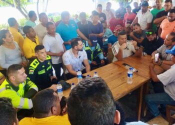 Compromisos para detener al transporte ilegal e informal en Santa Marta
