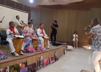 A ritmo de tambora y fotografía, jóvenes en Santa Marta le dicen No a la droga