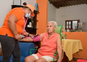 Avanza atención primaria en barrios de Santa Marta