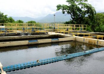 Compromiso de «conseguir la plata del agua» para Santa Marta