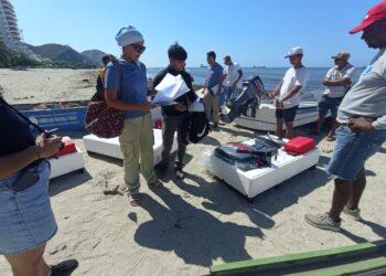 Entregan lanchas a pescadores del Parque Tayrona