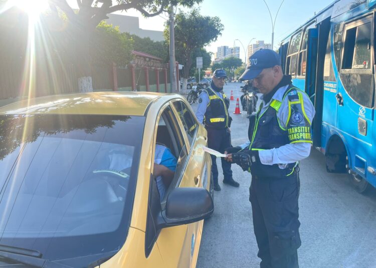 Si el conductor no usa taxímetro en Santa Marta, usted podrá pagar $6.200