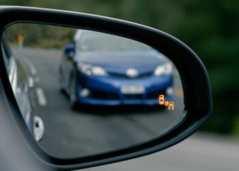 Los ladrones no respetan ni los espejos de los carros, en Santa Marta